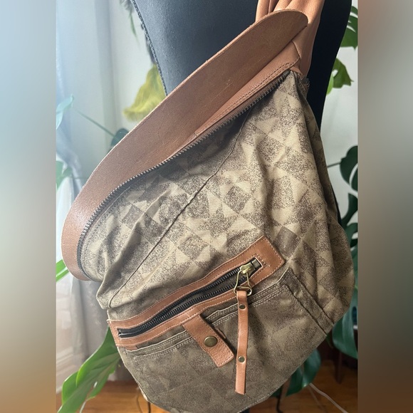 A.S.98 Mega Sling/Crossbody. EUC - Picture 4 of 8